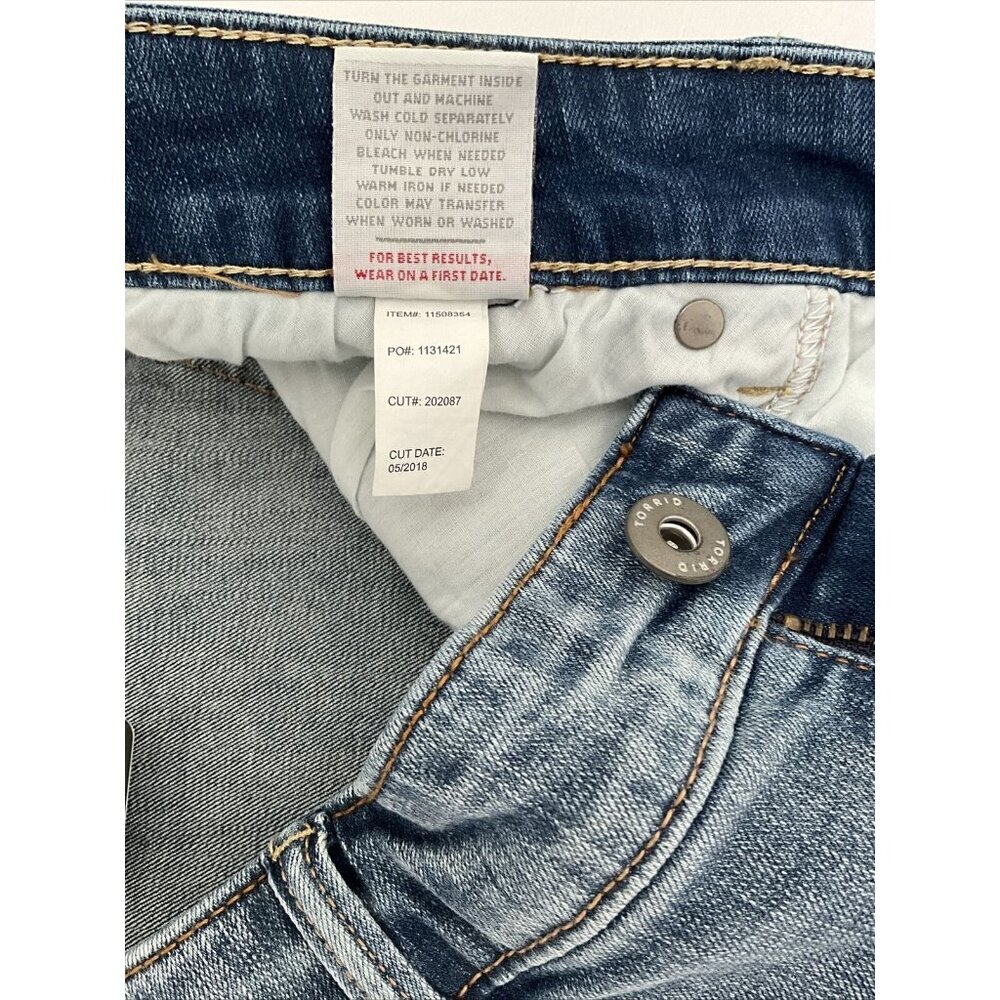 Torrid Women’s Sz18R Classic Skinny Jean -Vintage Stretch Light Wash - Picture 11 of 14